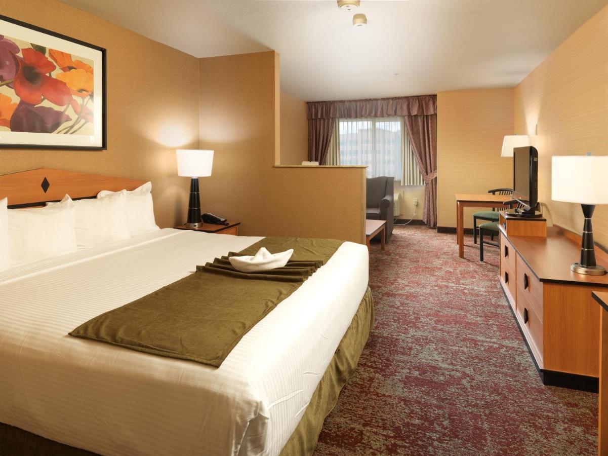 Crystal Inn Hotel & Suites - Midvalley Murray Exteriér fotografie